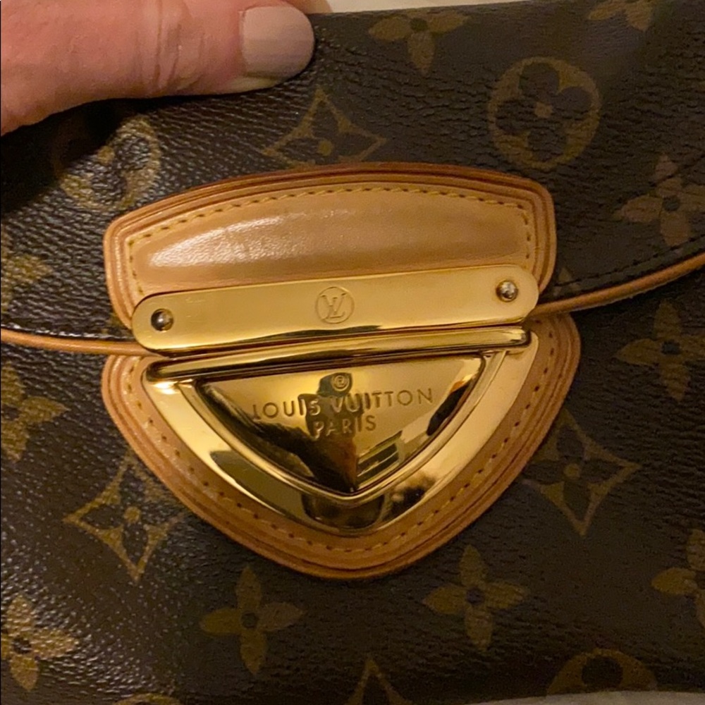 Louis Vuitton* - Picture 6 of 9